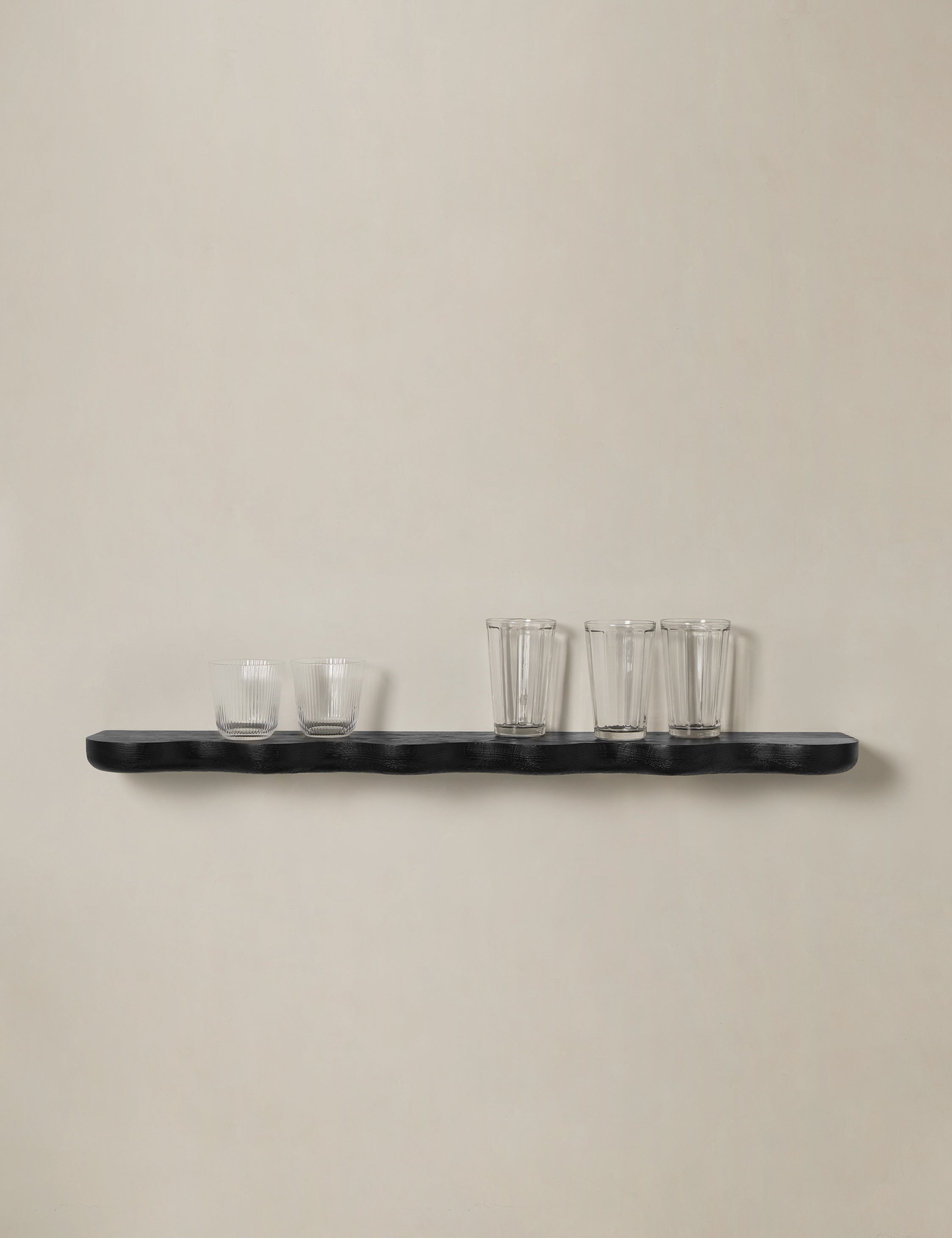 #color::black #size::medium