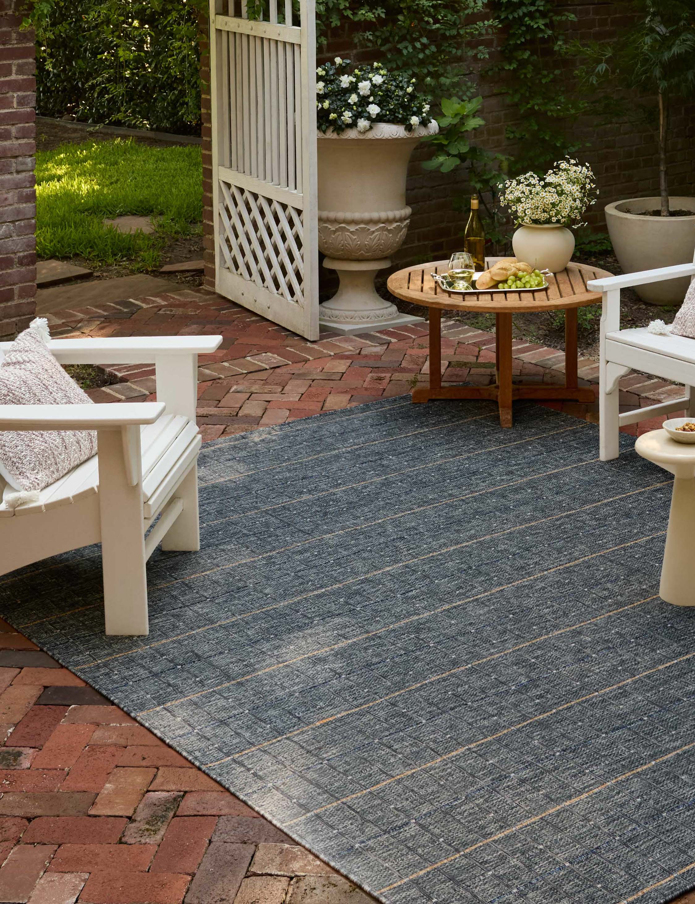 #color::sky-and-wheat #size::2-3--x-3-9- #size::3-6--x-5-6- #size::5--x-7-3- #size::6-7--x-9-4- #size::7-10--x-10- #size::9-2--x-13- #size::11-6--x-15-