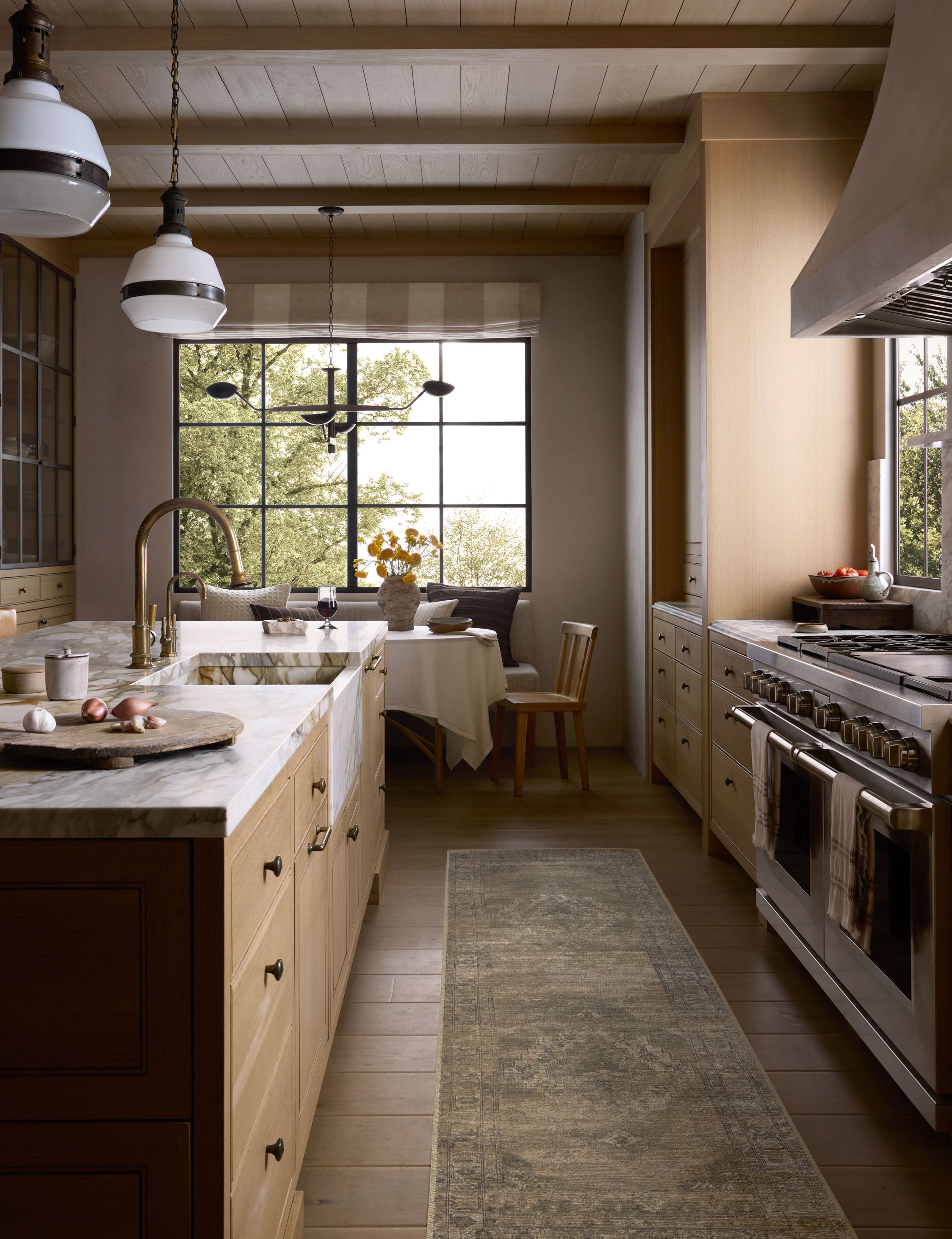 #color::sand-and-olive #size::2-6--x-7-6--runner #size::2-6--x-9-6--runner #size::2-6--x-12--runner