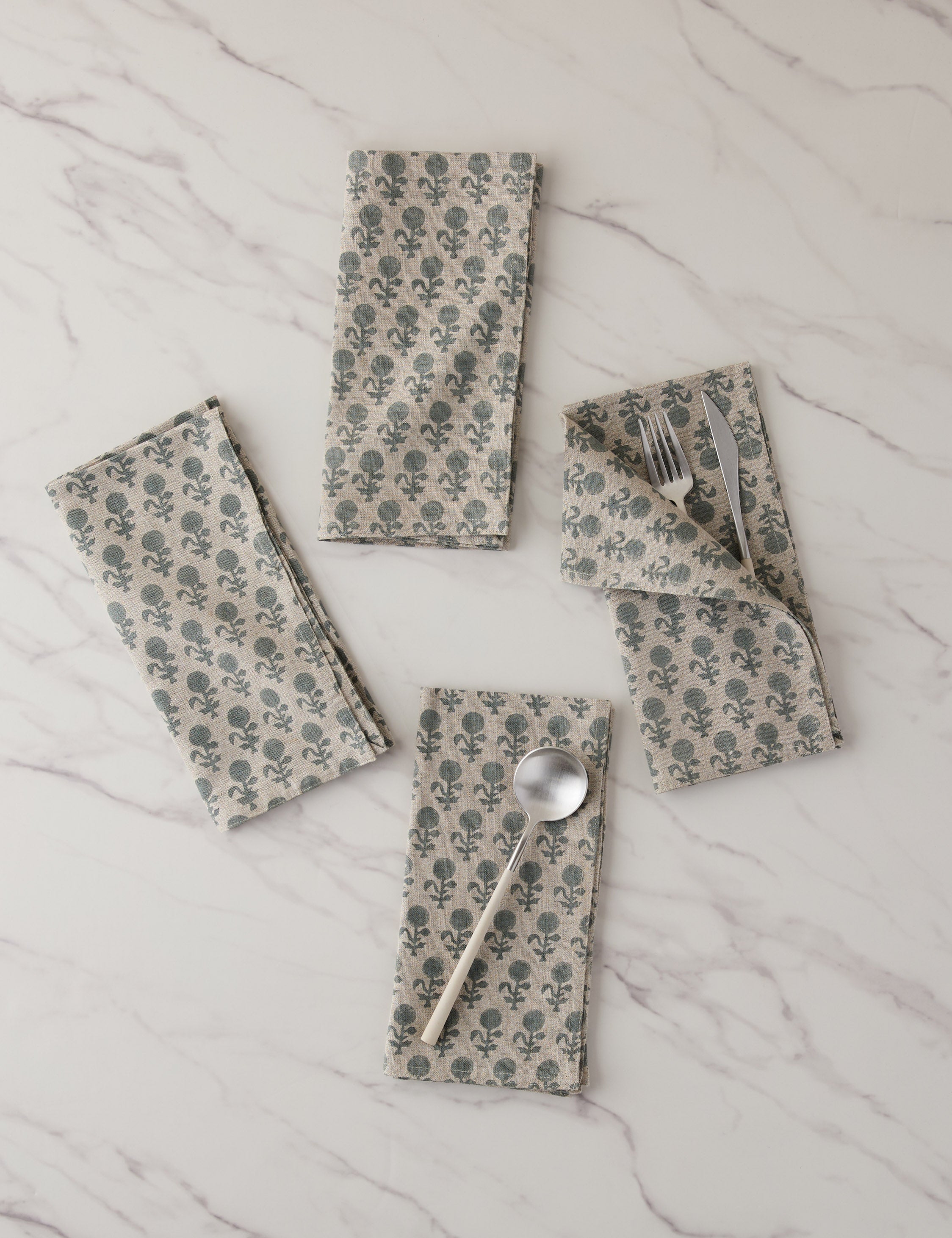 #style::napkin--set-of-4 #color::blue 