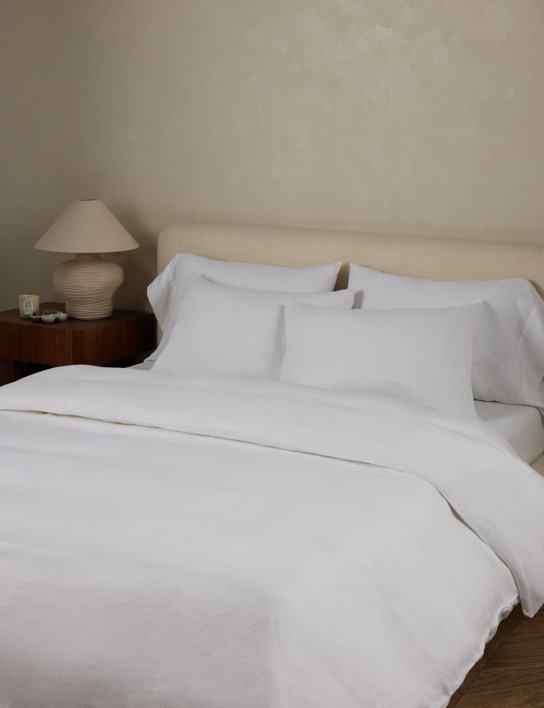 #color::white #size::full-queen #size::king-cal-king #type::duvet-cover #type::duvet-set