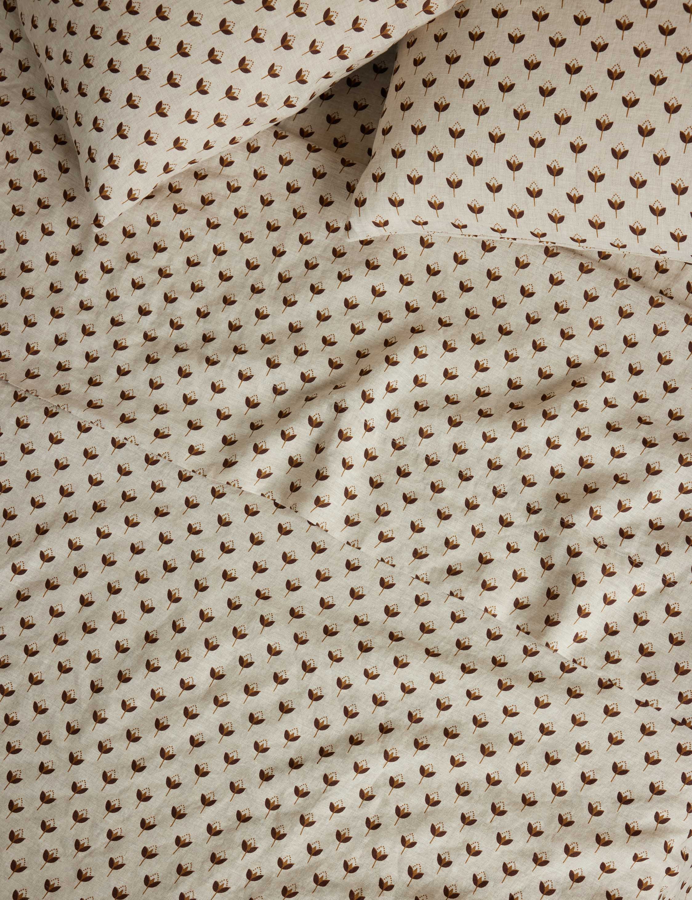 #color::merlot-and-gold #size::queen #size::king #size::cal-king