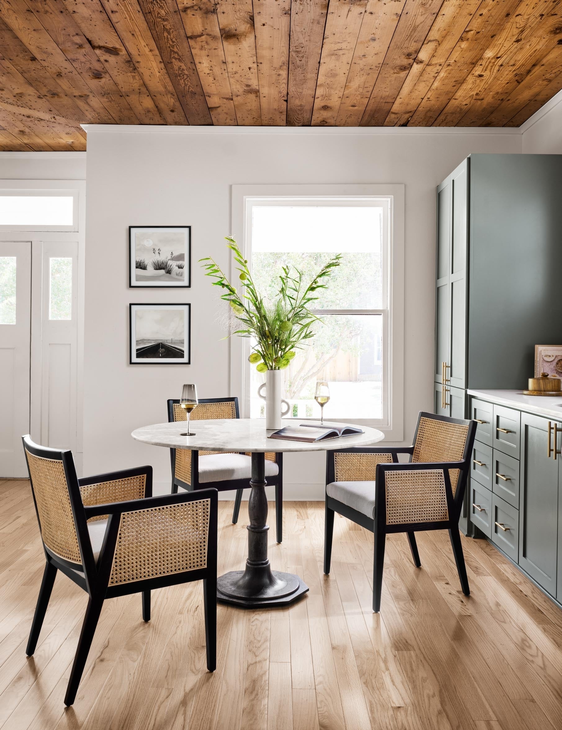 Masă rotundă Victoria